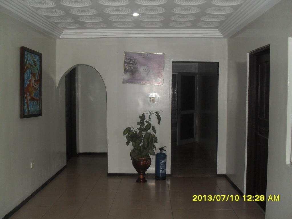Global Summer Hotel Accra Exteriör bild