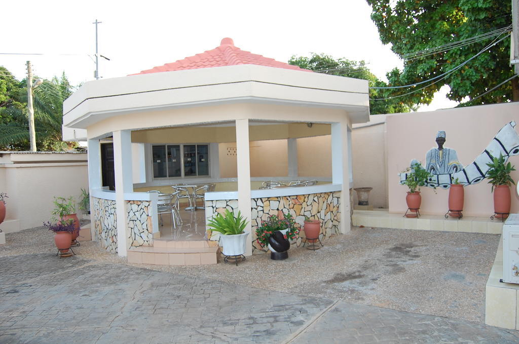 Global Summer Hotel Accra Exteriör bild